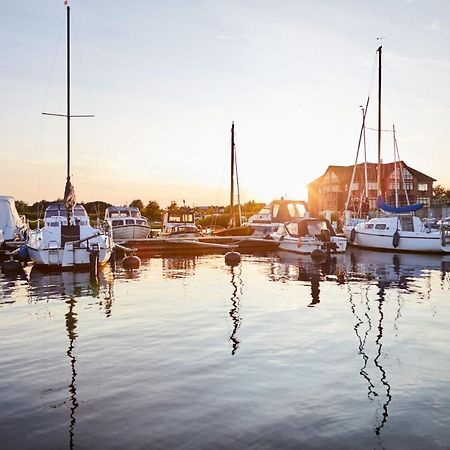 Bades Huk Marina Hotel Hohen Wieschendorf Εξωτερικό φωτογραφία